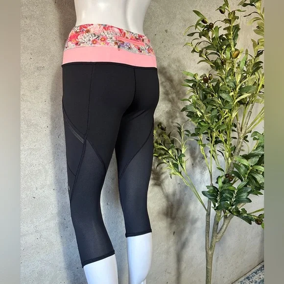 Lululemon Run a Marathon crop II black flowabunga 17” legging - Picture 3 of 7